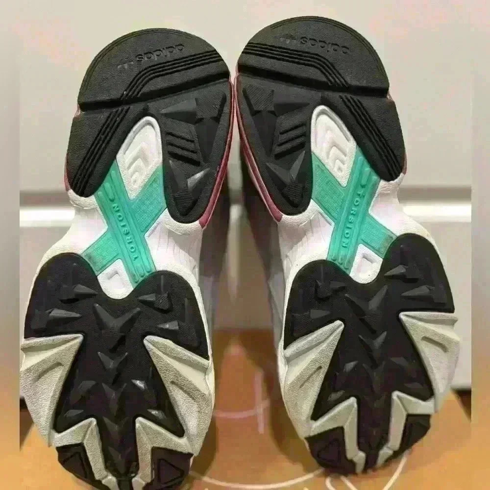 Adidas FALCON - Picture 6 of 9